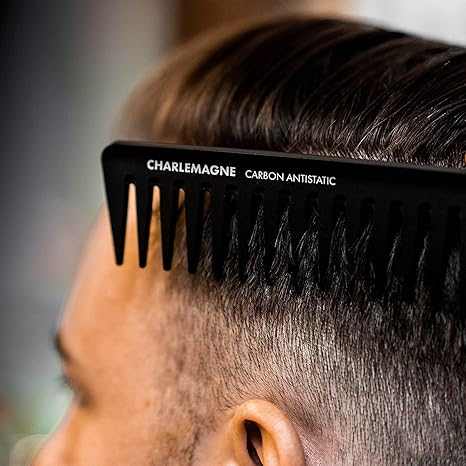 Carbon-Kamm mit breiten Zähnen – Schwarz 